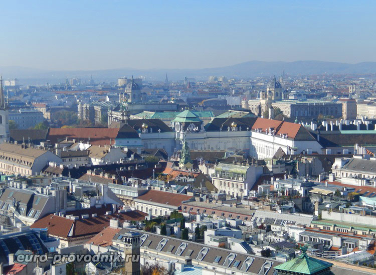 Вид на Вену с высоты южной башни собора