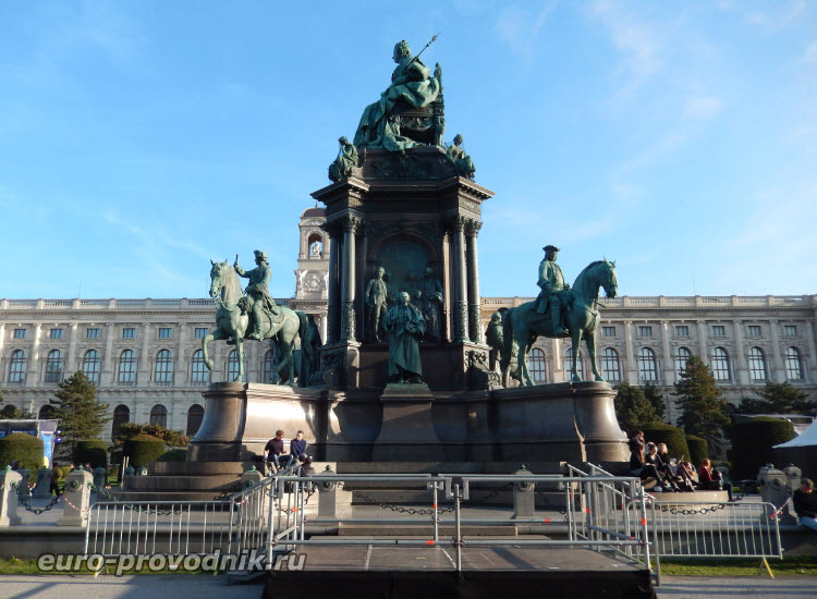 Монумент Марии-Терезии