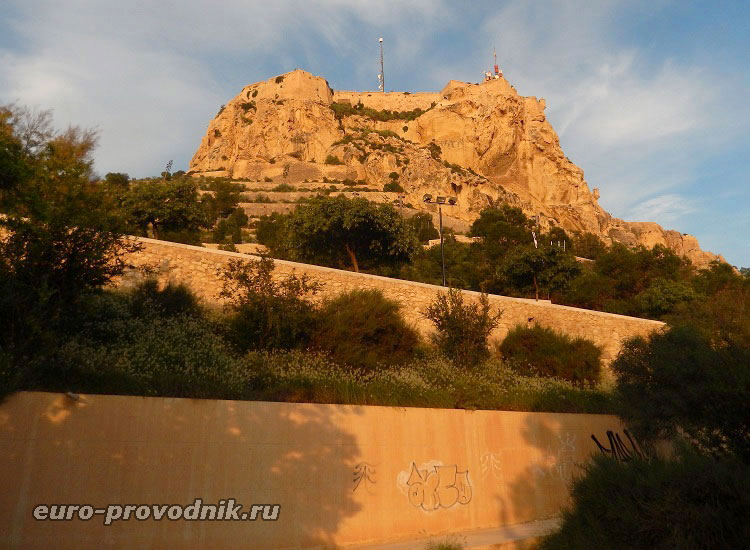 Гора Бенакантиль с крепостью